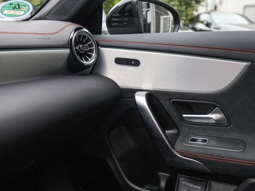 Mercedes-Benz CLA 220 2025