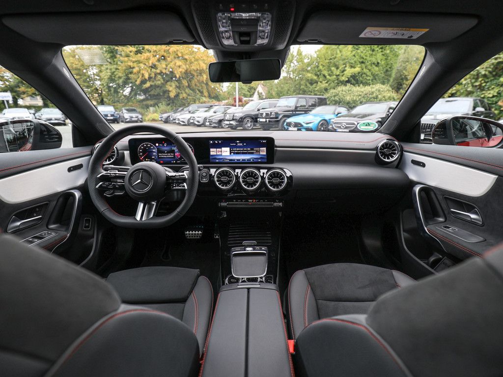 Mercedes-Benz CLA 220 2025