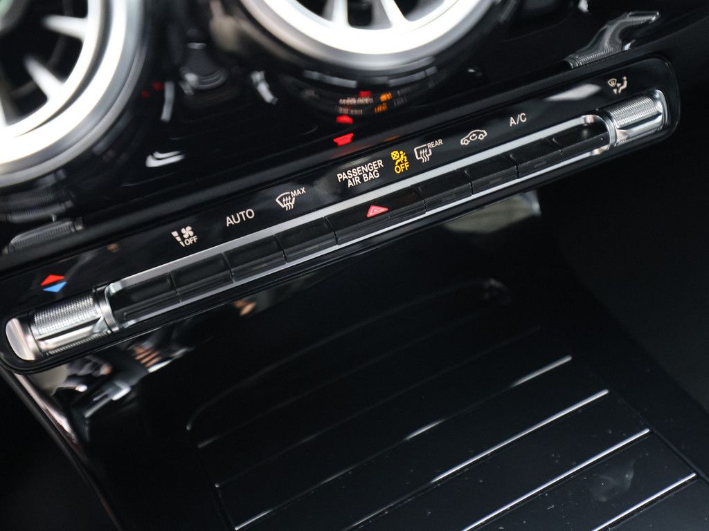 Mercedes-Benz CLA 220 2025