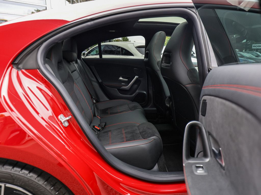 Mercedes-Benz CLA 220 2025