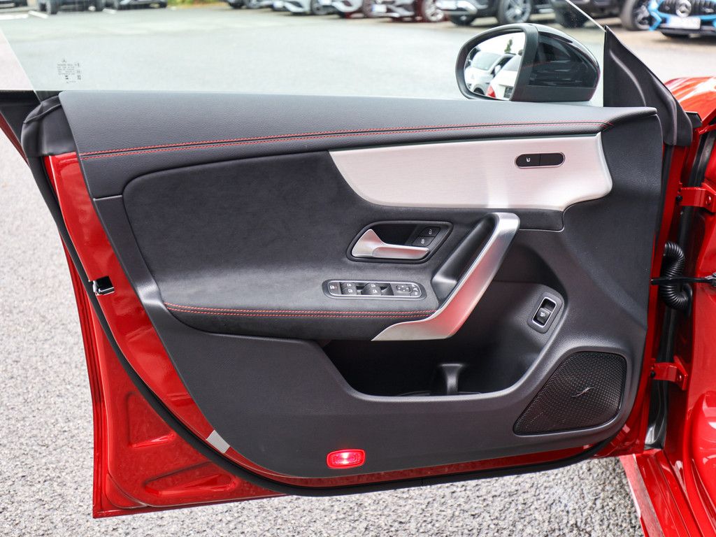Mercedes-Benz CLA 220 2025