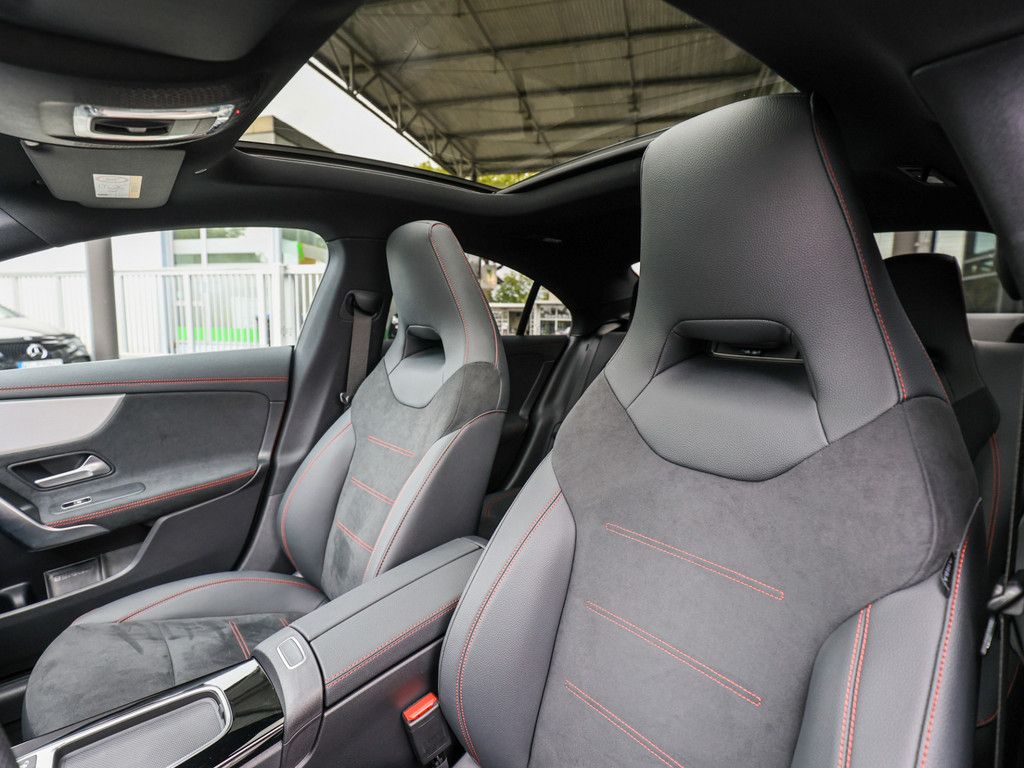 Mercedes-Benz CLA 220 2025