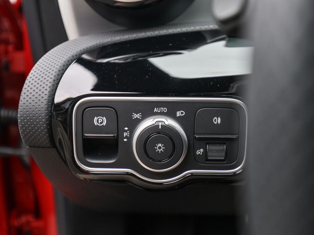 Mercedes-Benz CLA 220 2025