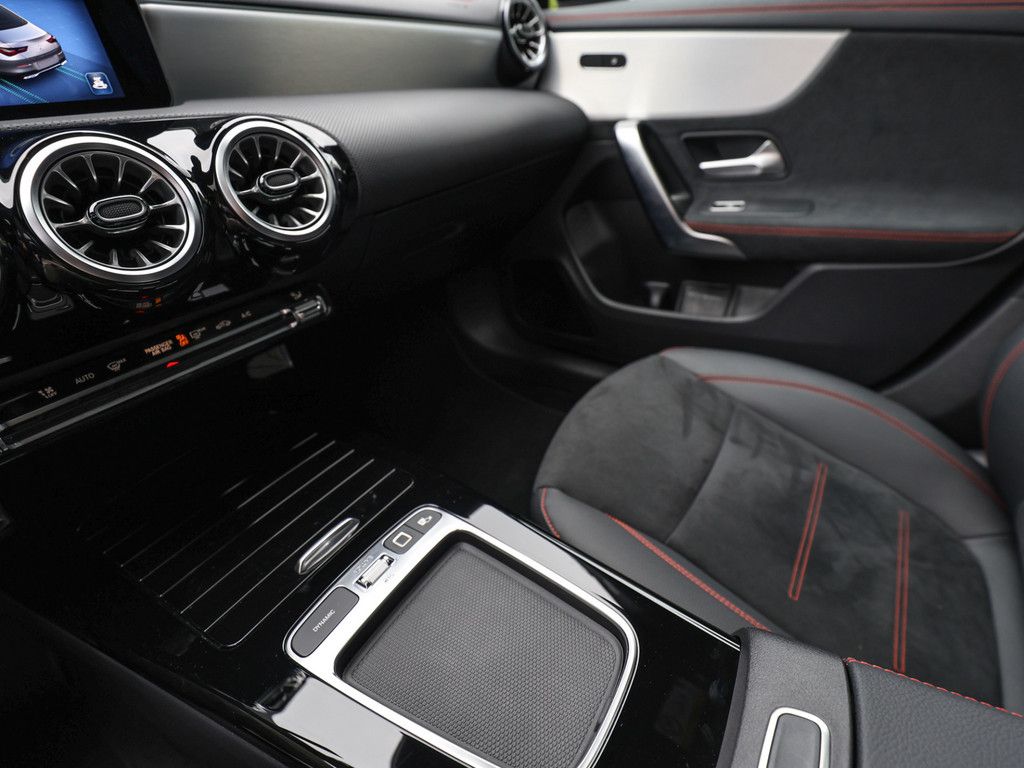 Mercedes-Benz CLA 220 2025