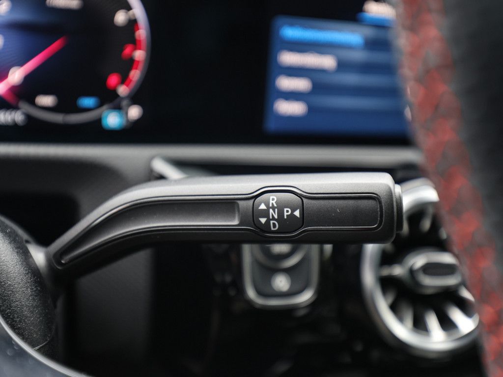 Mercedes-Benz CLA 220 2025