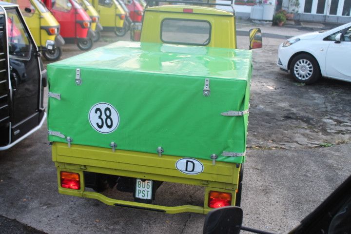 Piaggio APE 2022