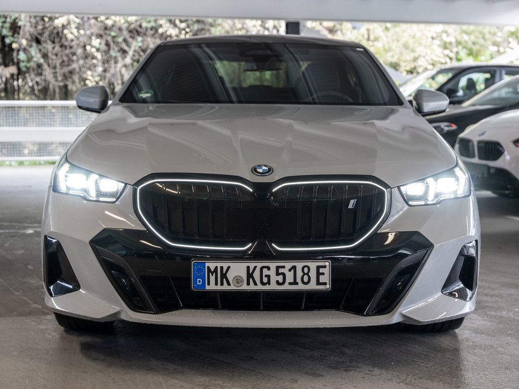 BMW i5 2024