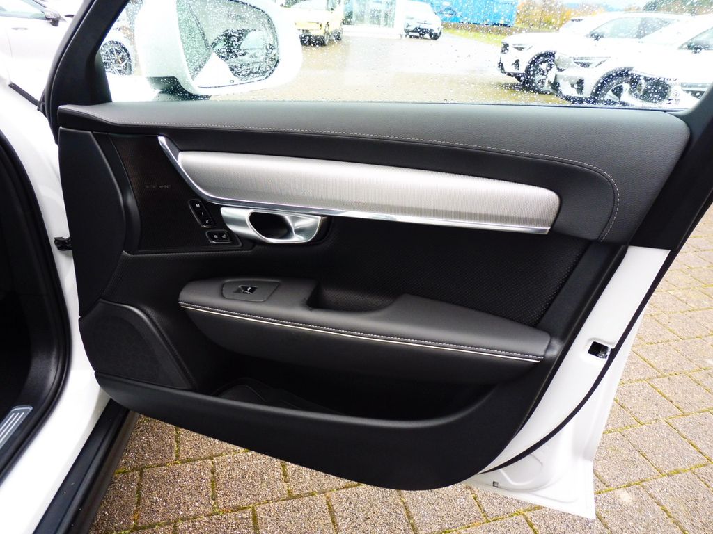 Volvo V90 Cross Country 2024