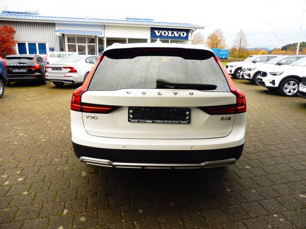 Volvo V90 Cross Country 2024