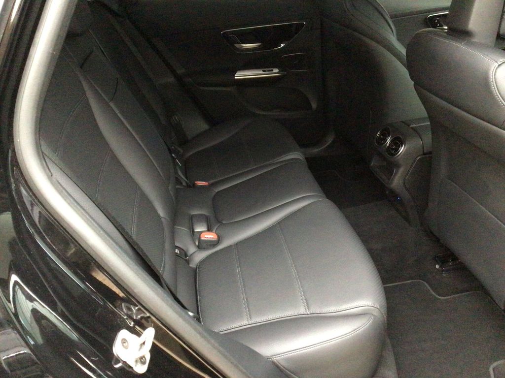 Mercedes-Benz GLC 300 2024