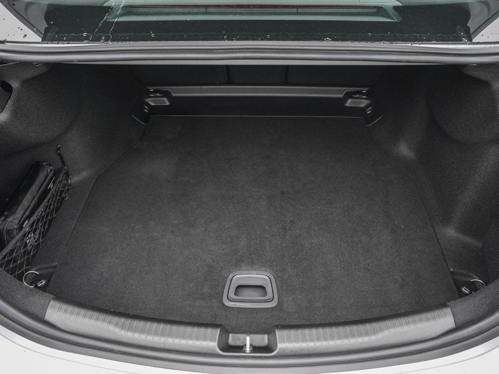 Mercedes-Benz C 300 2024