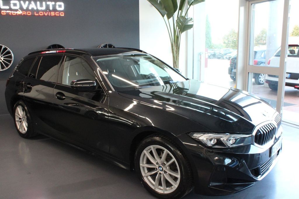 BMW 318 2022