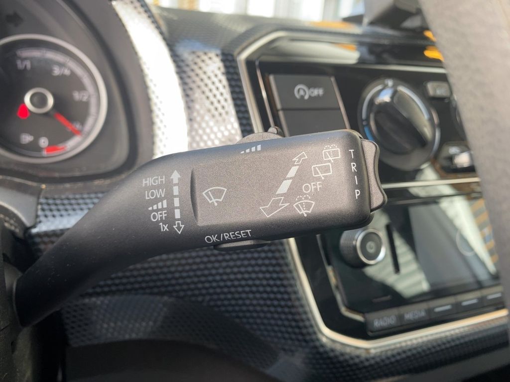 Volkswagen up! 2018