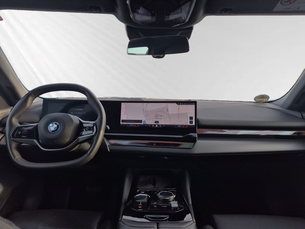 BMW i5 2024
