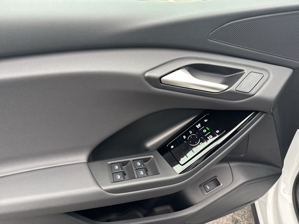 Audi Q6 e-tron 2025