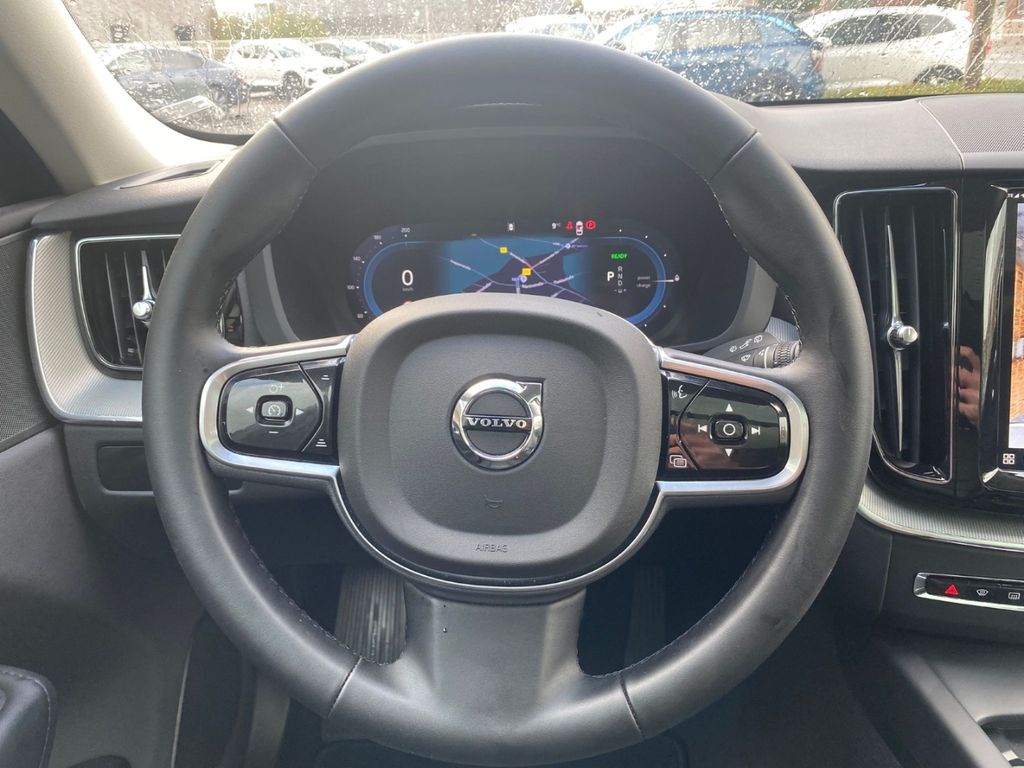 Volvo XC60 2025