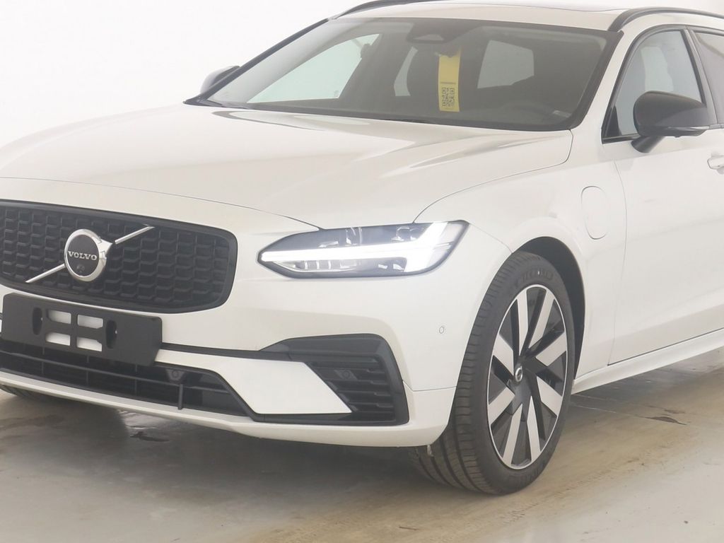 Volvo V90 2025