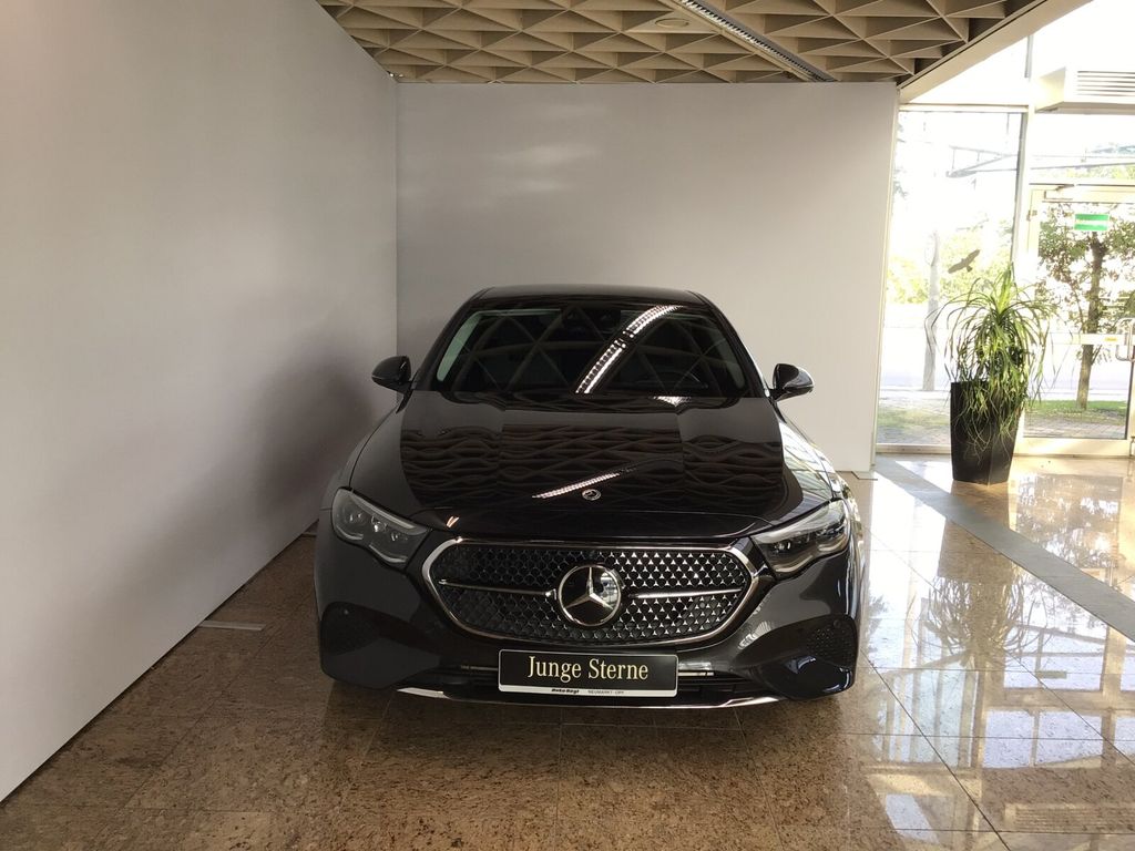 Mercedes-Benz E 300 2025