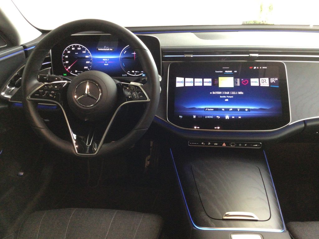 Mercedes-Benz E 300 2025