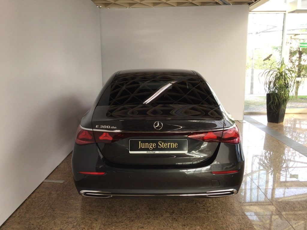 Mercedes-Benz E 300 2025