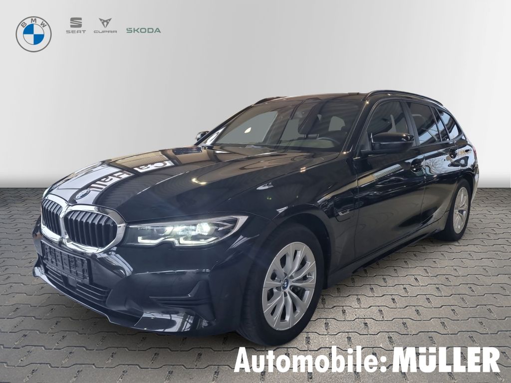 BMW 330 2022
