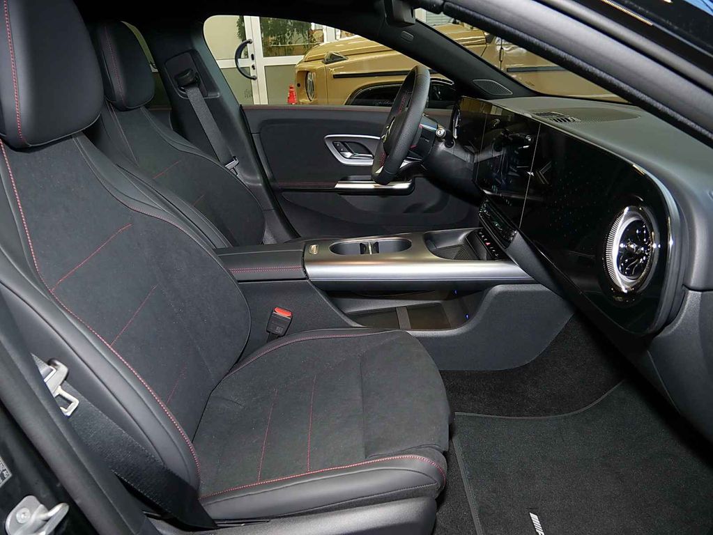 Mercedes-Benz CLA 250 2025