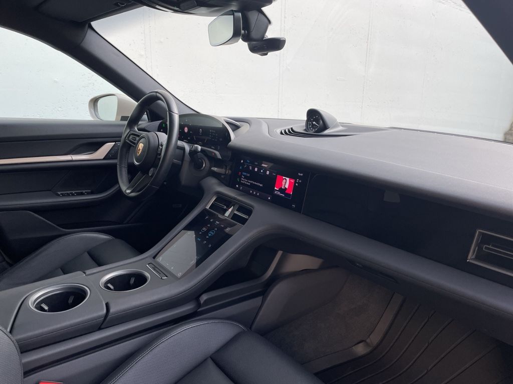 Porsche Taycan 2023