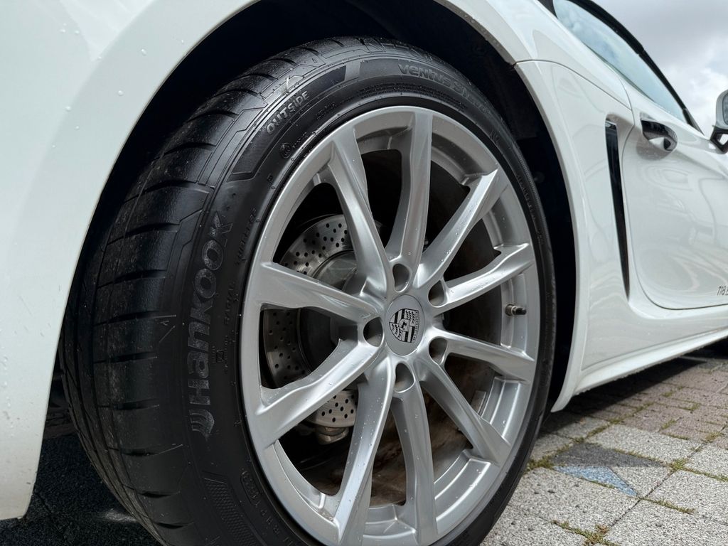 Porsche Boxster 2024