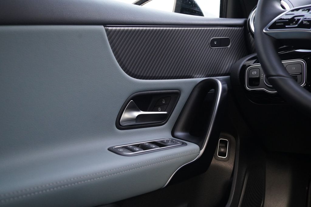 Mercedes-Benz A 180 2024