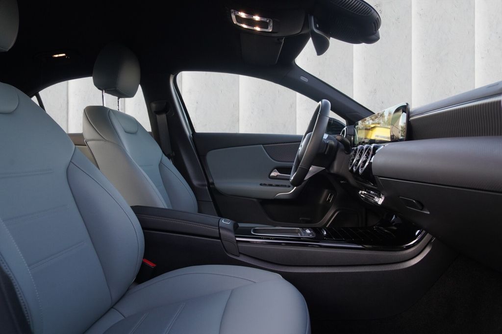 Mercedes-Benz A 180 2024