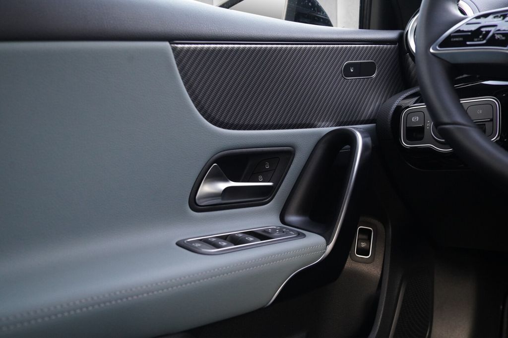 Mercedes-Benz A 180 2024