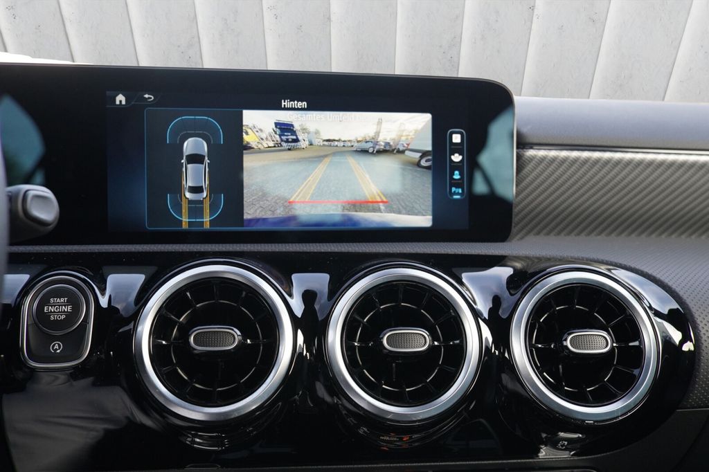 Mercedes-Benz A 180 2024