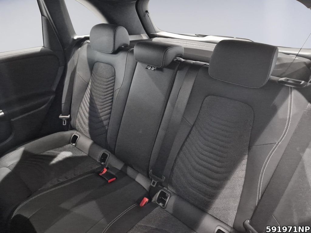 Mercedes-Benz B 200 2024