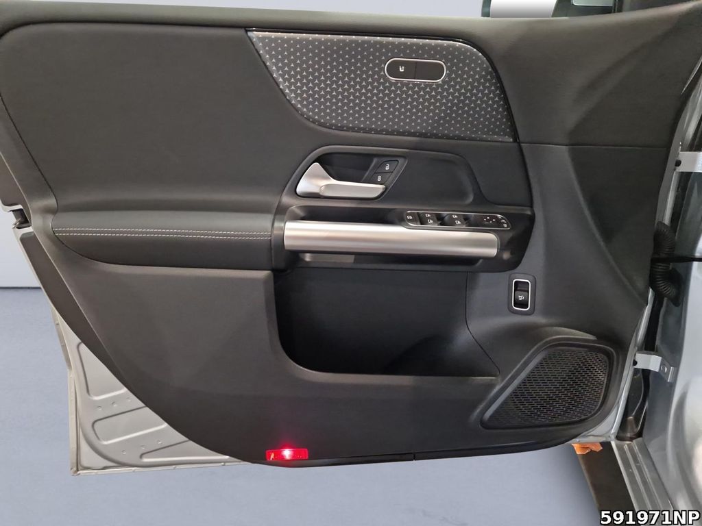 Mercedes-Benz B 200 2024