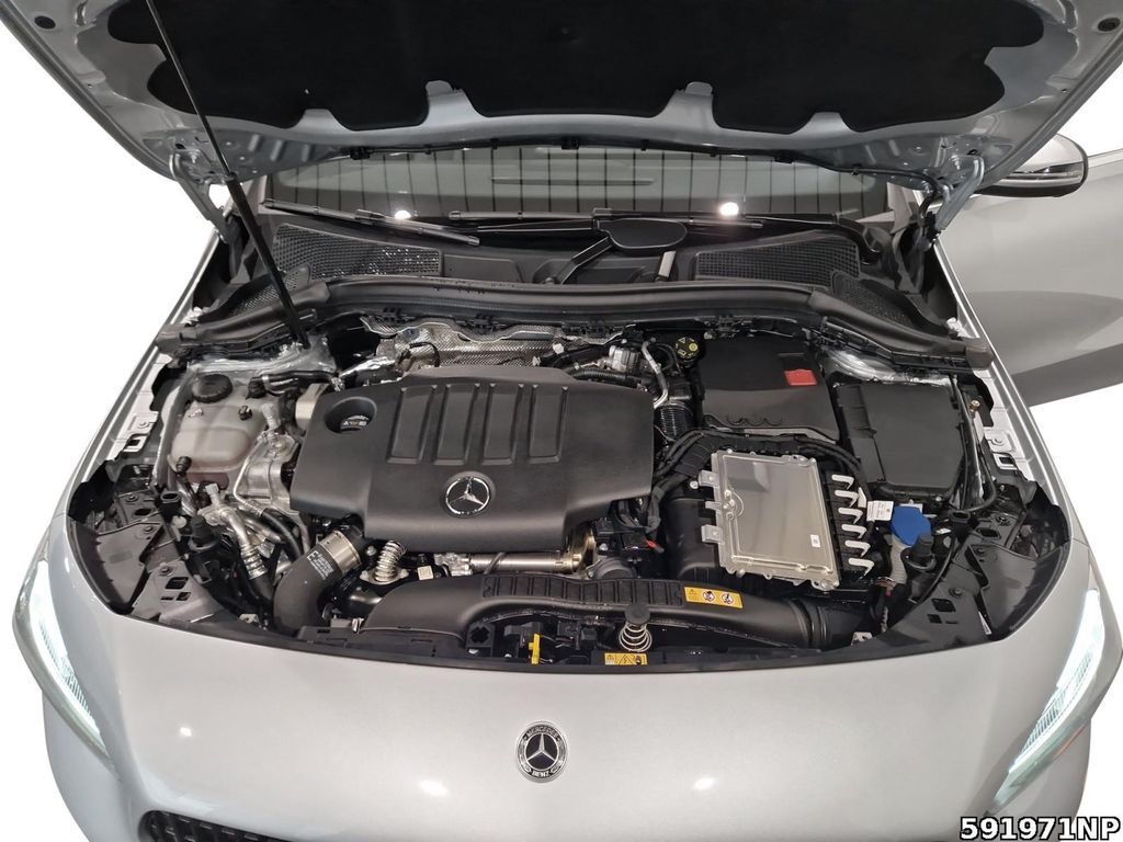 Mercedes-Benz B 200 2024