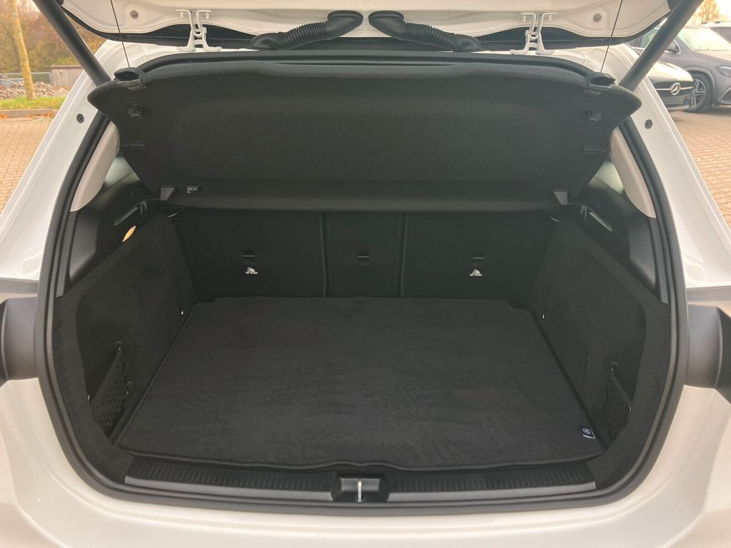 Mercedes-Benz B 200 2024