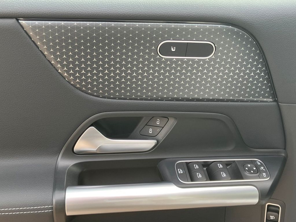 Mercedes-Benz B 200 2024