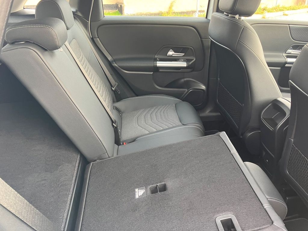 Mercedes-Benz B 200 2024