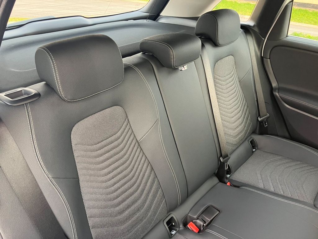 Mercedes-Benz B 200 2024