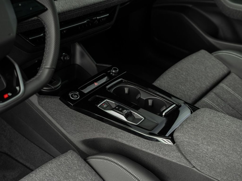 Audi Q6 e-tron 2025