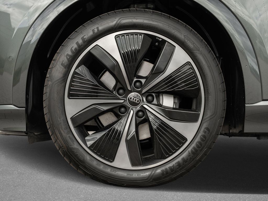 Audi Q6 e-tron 2025