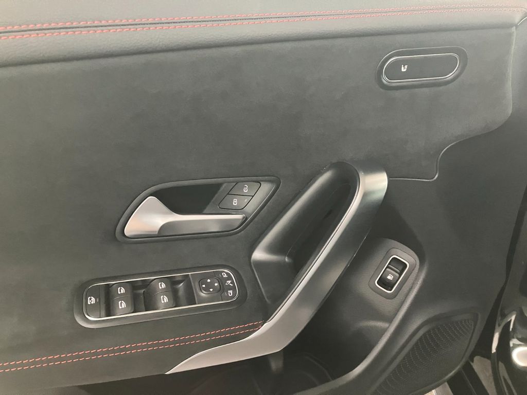 Mercedes-Benz CLA 250 2025