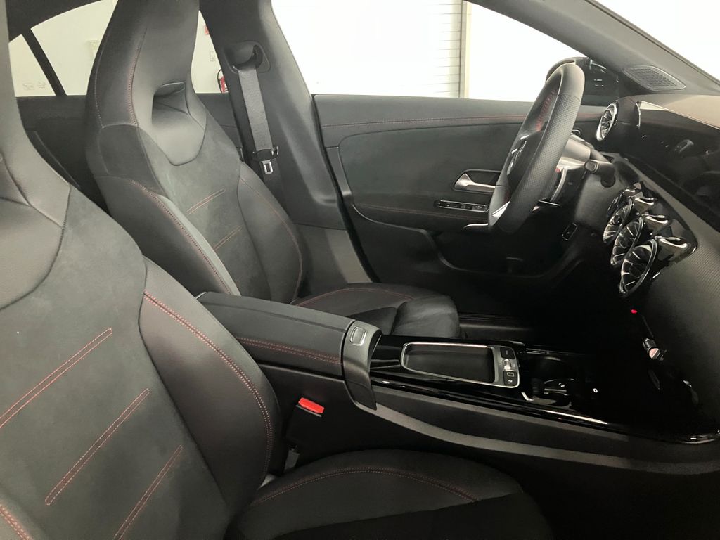 Mercedes-Benz CLA 250 2025