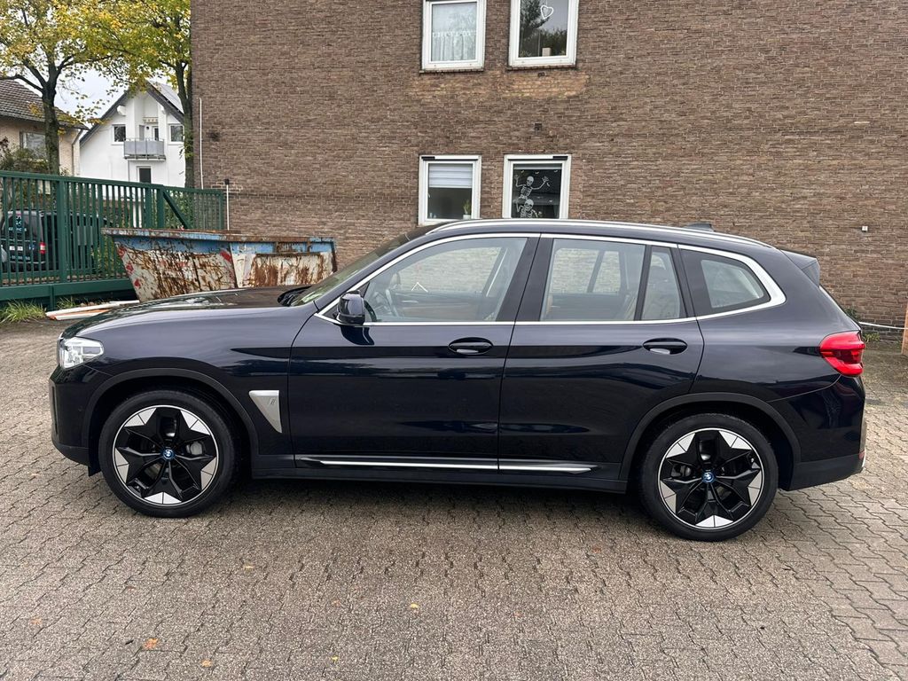 BMW iX3 2021
