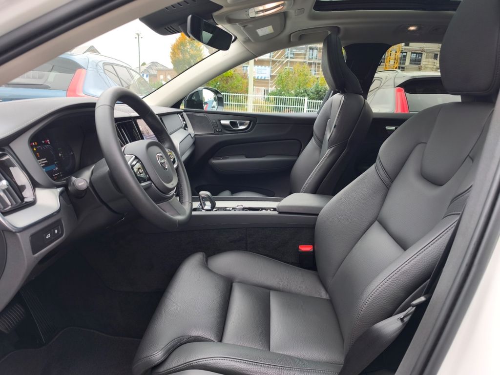 Volvo XC60 2025