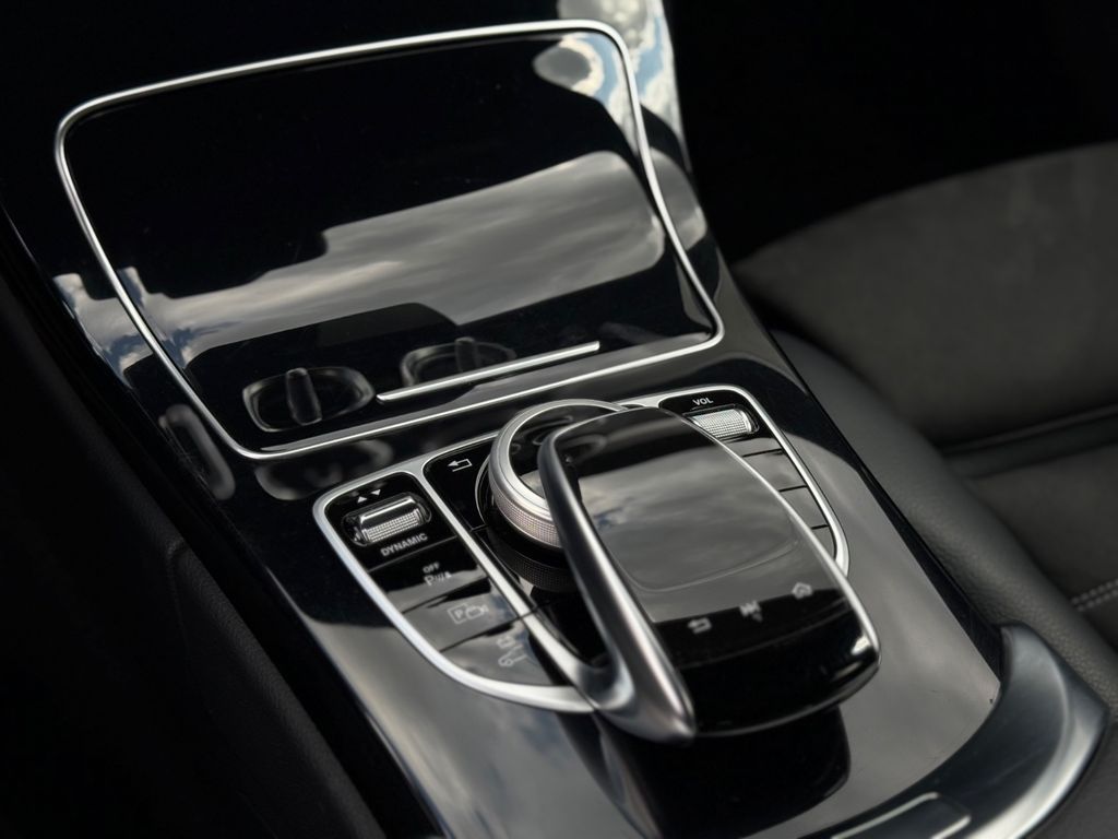 Mercedes-Benz C 300 2021