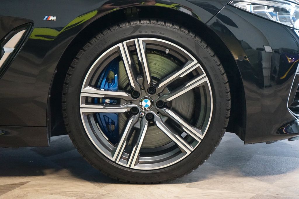 BMW M850 2023