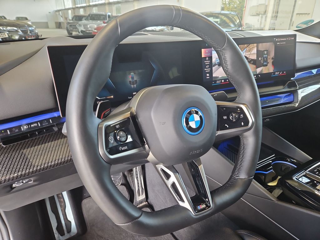 BMW i5 2024