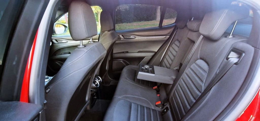 Alfa Romeo Stelvio 2023