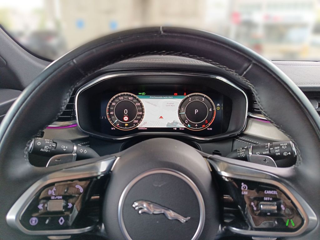 Jaguar F-Pace 2024